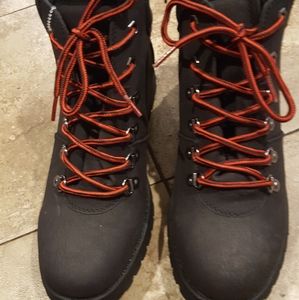 Cliffs Boots By White Mountian